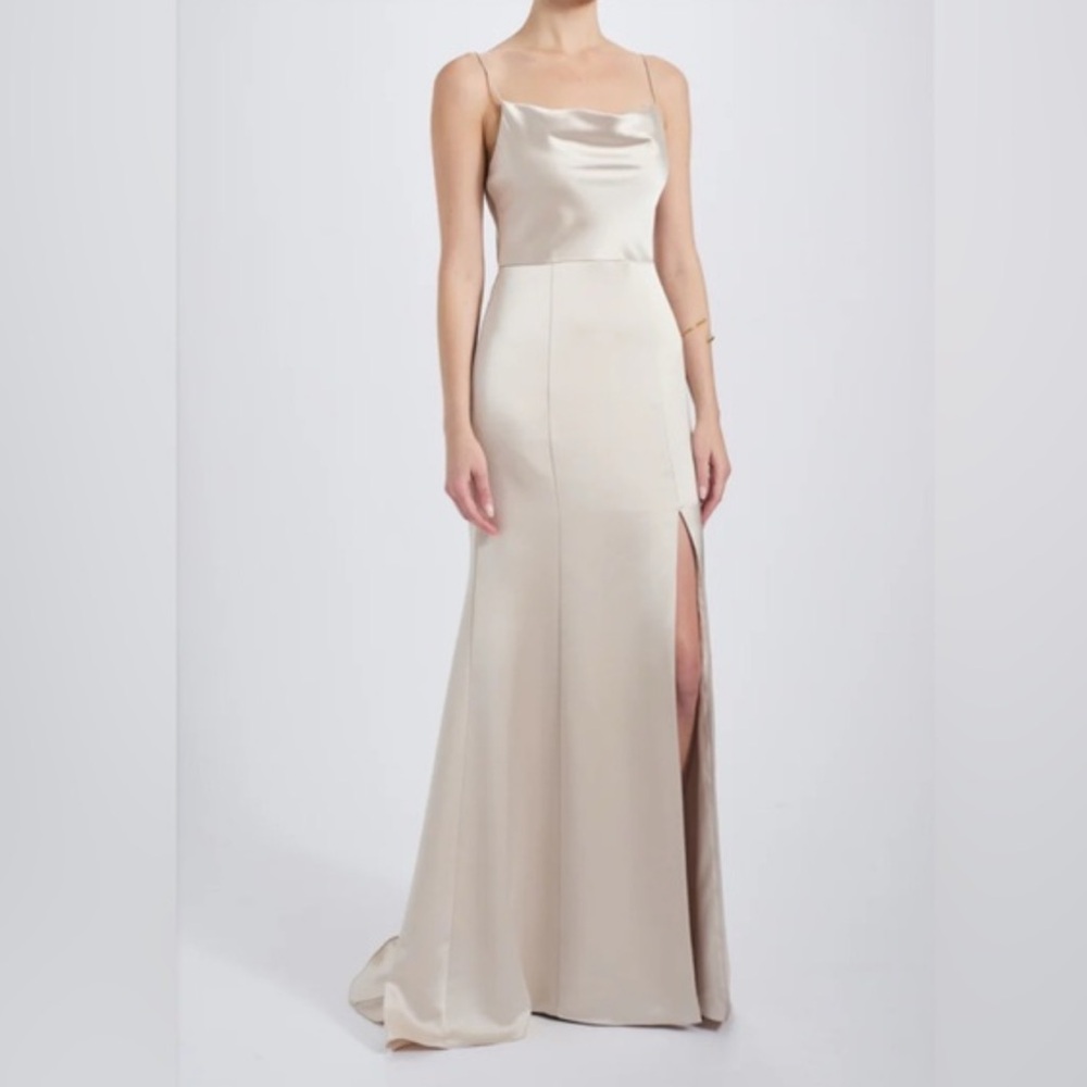 Amsale size 6 Elegant Cream Satin Evening Gown